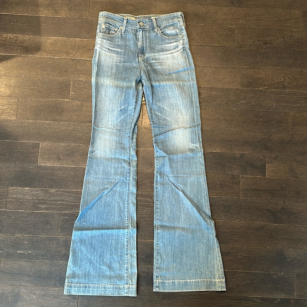 AG Jeans The Janis (High Rise Flare) in Size 28